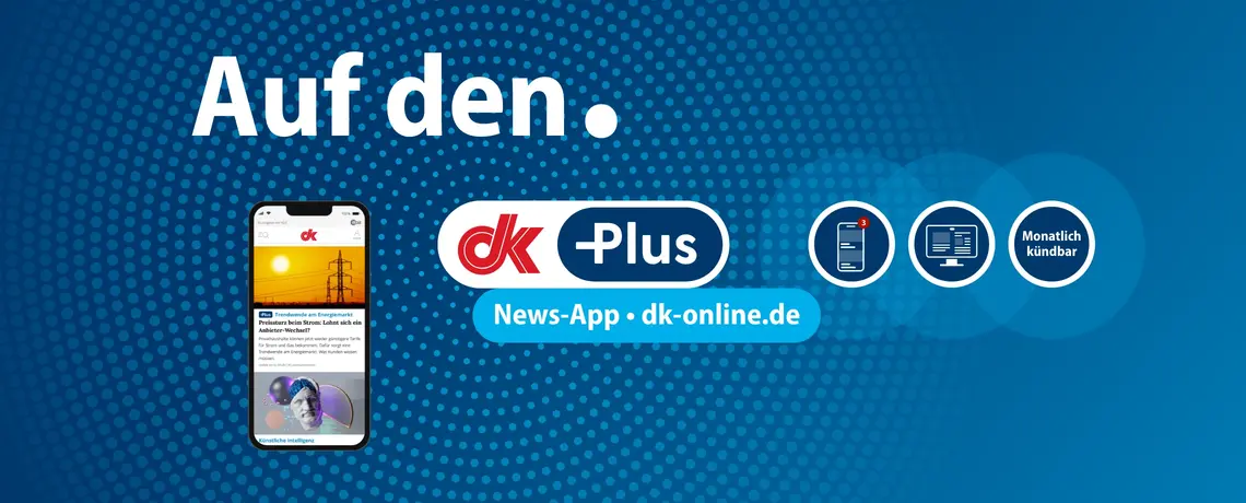 Grafik mit Smartphone, dk Plus-Logo, Slogan „Auf den Punkt.“ und Hinweisen zur App, Webversion und monatlicher Kündigung.